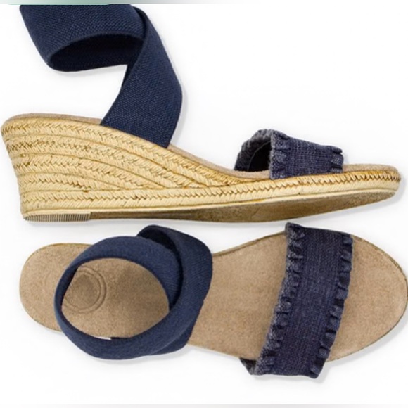 Charleston Shoe Co. Carolina Espadrille in Navy Linen Ruffle - Picture 3 of 10